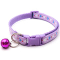 Collier nylon réglable pour chat avec imprimé coeurs et une clochette